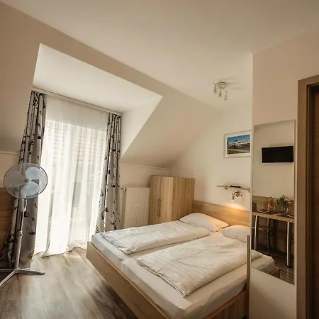 Kikoeto Balatonboglár