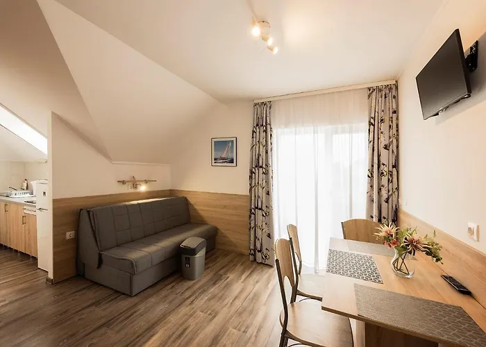 Kikoeto * Balatonboglár